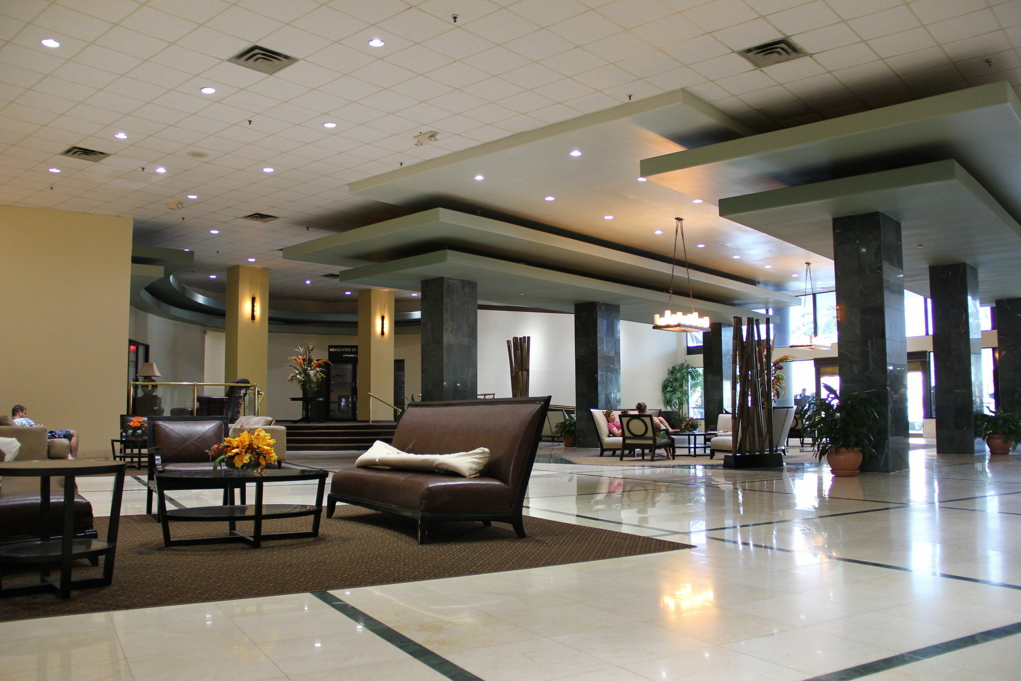 Private Apartments At The Casablanca ไมอามีบีช ภายนอก รูปภาพ
