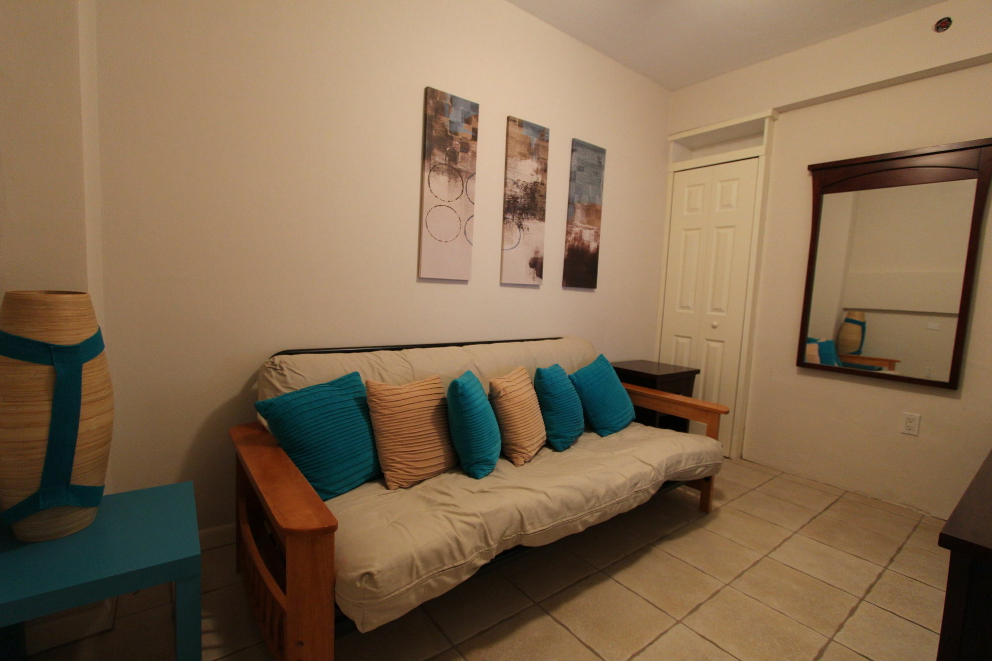 Private Apartments At The Casablanca ไมอามีบีช ภายนอก รูปภาพ