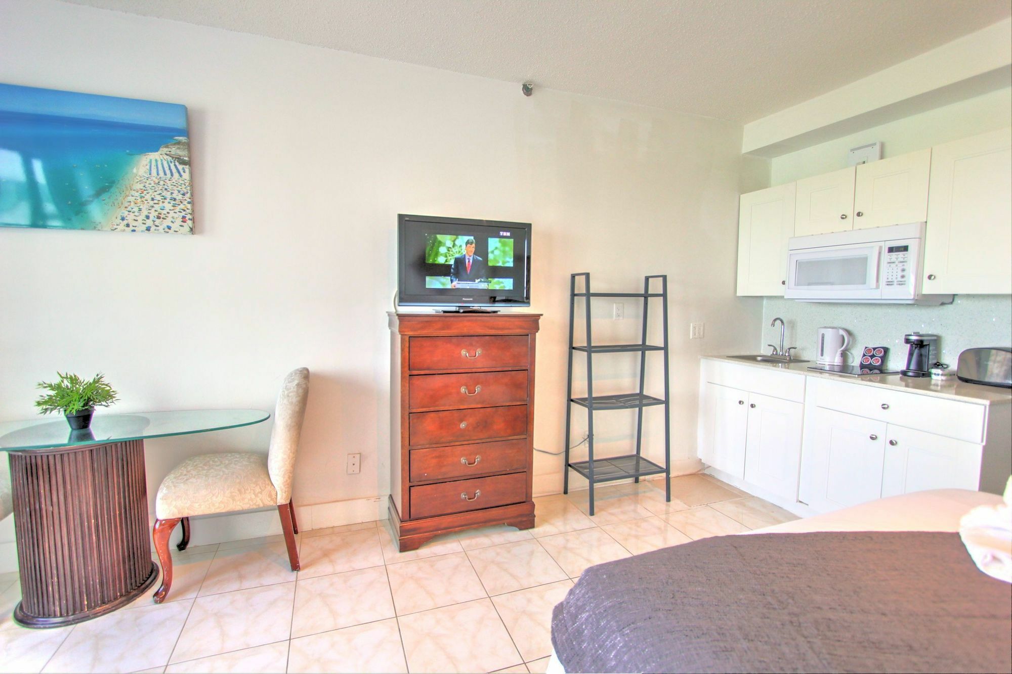 Private Apartments At The Casablanca ไมอามีบีช ภายนอก รูปภาพ