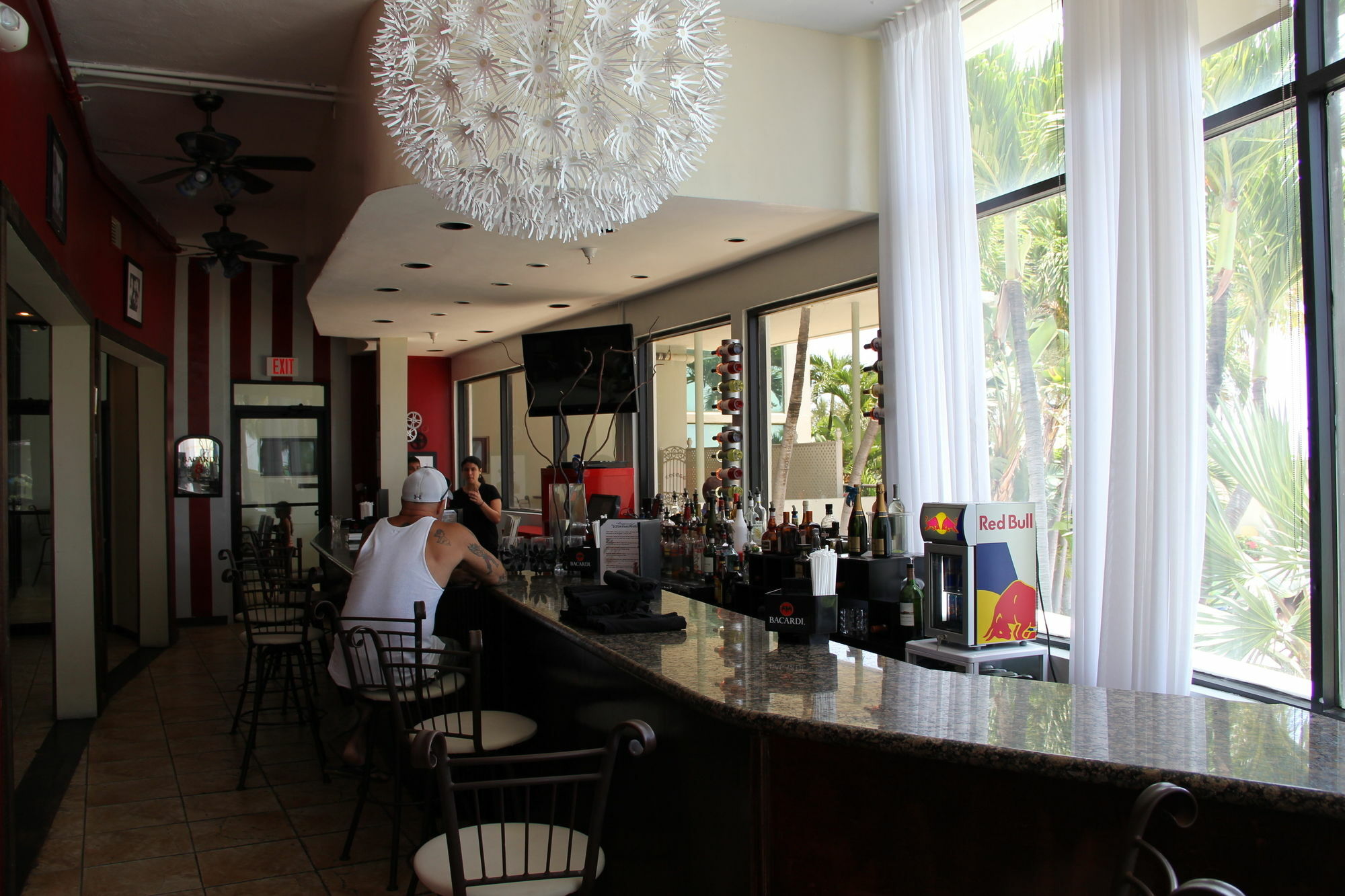 Private Apartments At The Casablanca ไมอามีบีช ภายนอก รูปภาพ