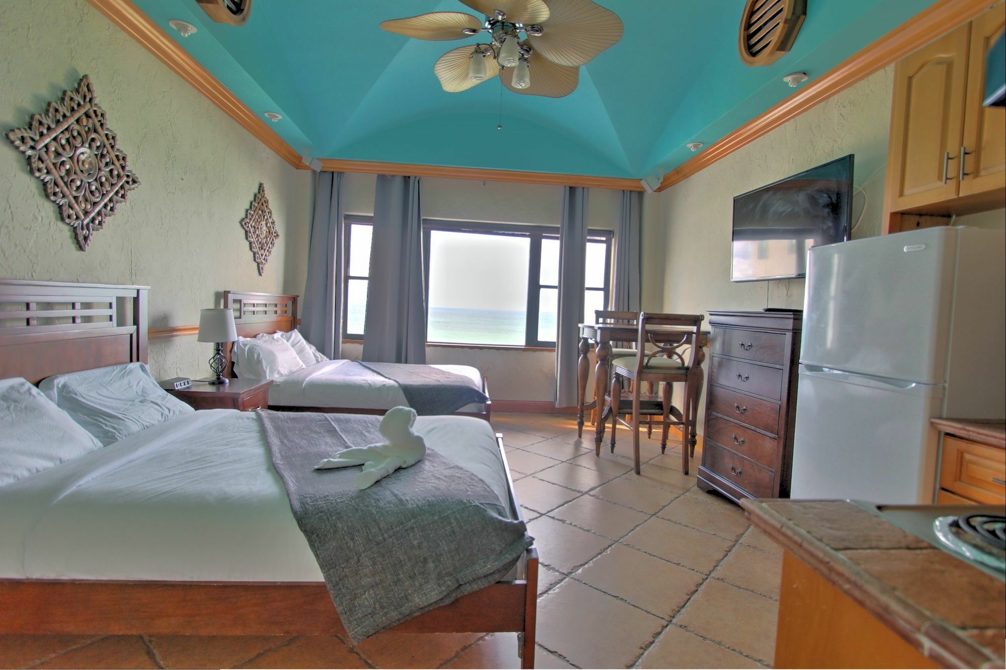Private Apartments At The Casablanca ไมอามีบีช ภายนอก รูปภาพ